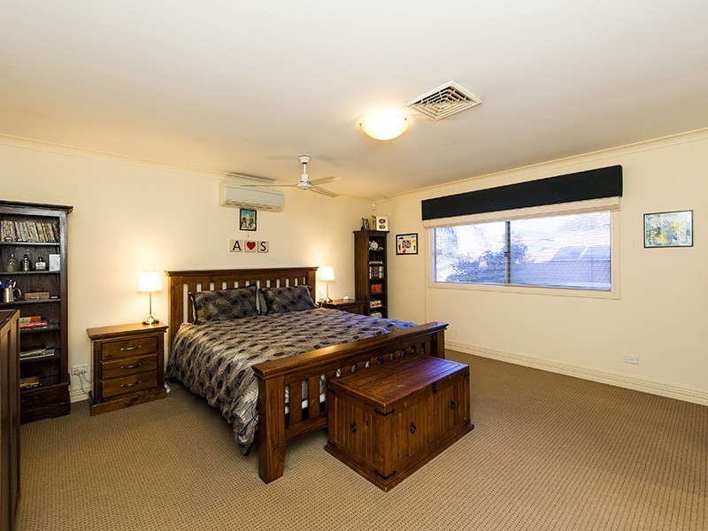 16 Rufford Lane, Canning Vale WA 6155