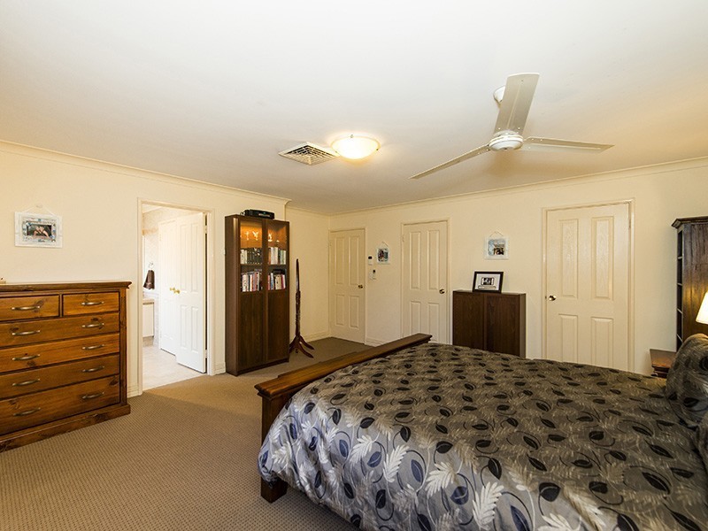 16 Rufford Lane, Canning Vale WA 6155