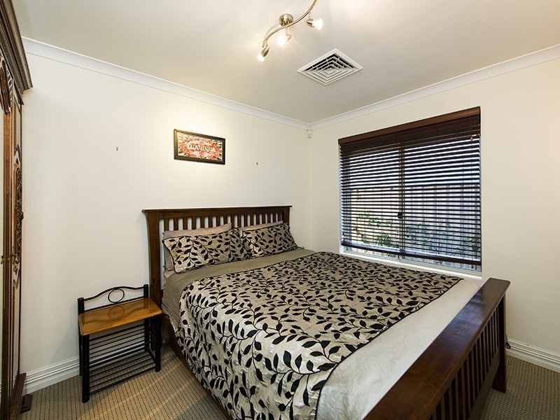 16 Rufford Lane, Canning Vale WA 6155