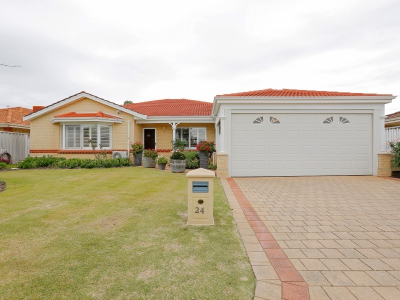 24 Hollyoak Place, Thornlie WA 6108