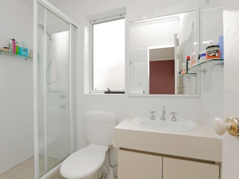 24 Hollyoak Place, Thornlie WA 6108