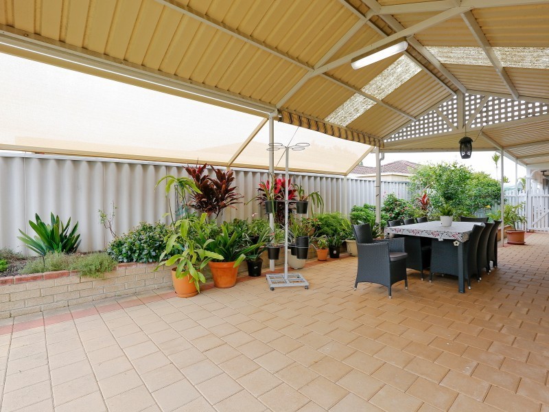 24 Hollyoak Place, Thornlie WA 6108