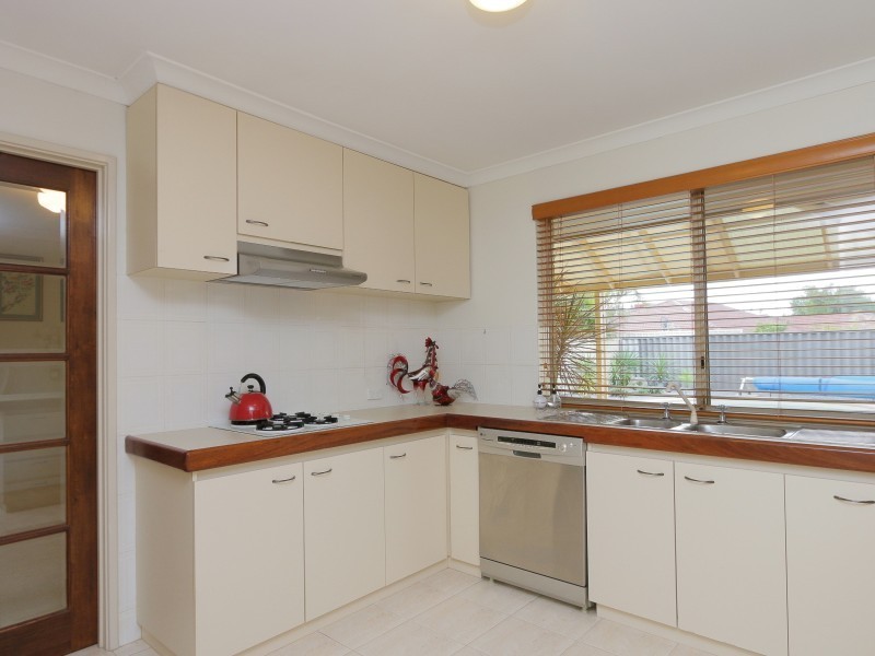 17 Prichard Place, Canning Vale WA 6155