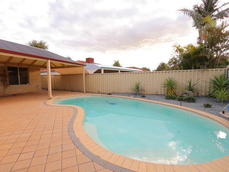17 Prichard Place, Canning Vale WA 6155