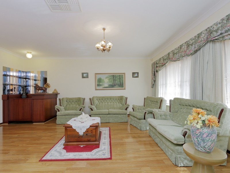 70 Harpenden Street, Huntingdale WA 6110