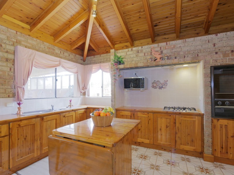 70 Harpenden Street, Huntingdale WA 6110