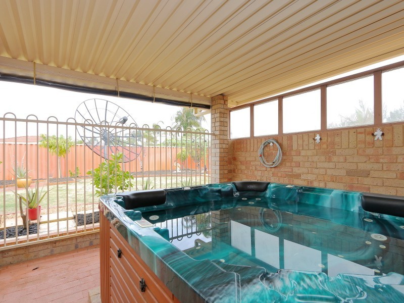 70 Harpenden Street, Huntingdale WA 6110