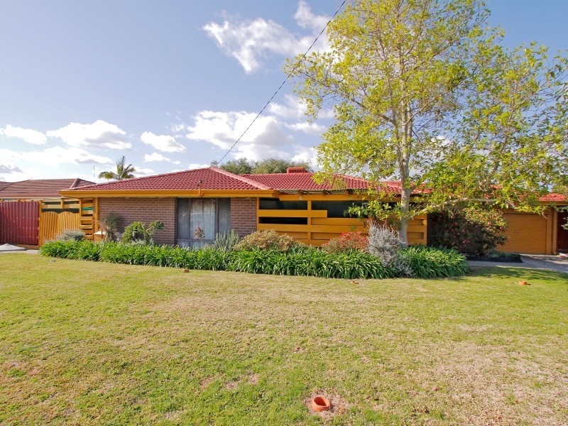 14 McNamara Drive, Thornlie WA 6108