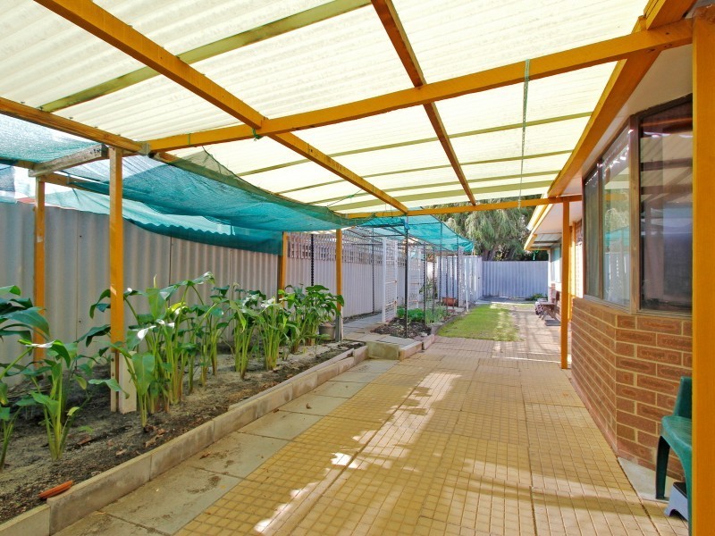 14 McNamara Drive, Thornlie WA 6108