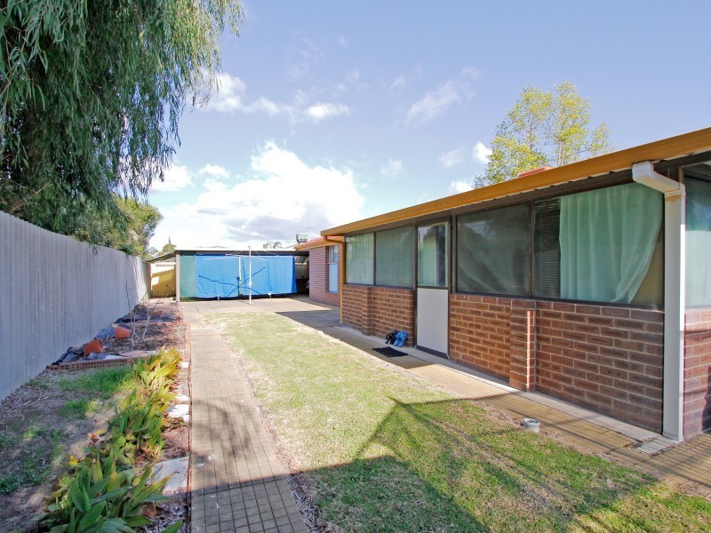 14 McNamara Drive, Thornlie WA 6108