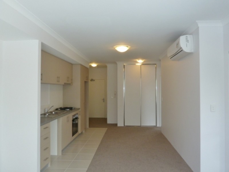 Unit 4 11 Debenham Street, Thornlie WA 6108
