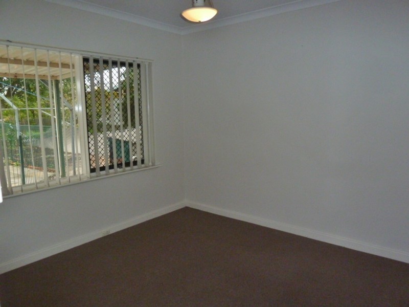 18 Dulwich Street, Beckenham WA 6107