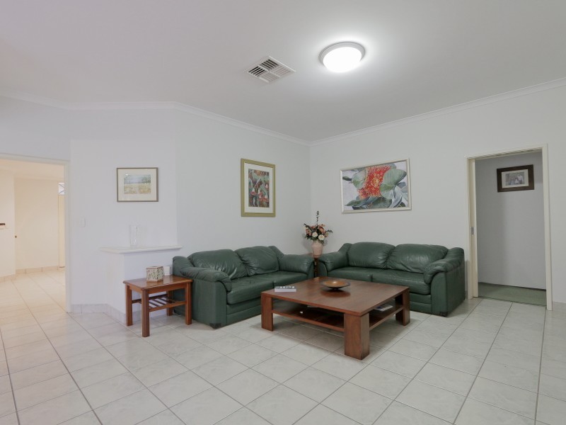 25 Sandringham Promenade, Canning Vale WA 6155