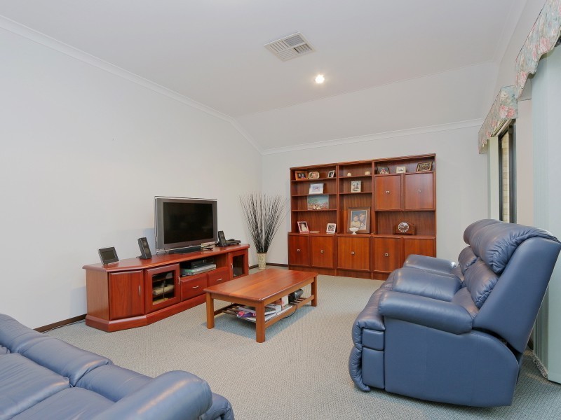 25 Sandringham Promenade, Canning Vale WA 6155