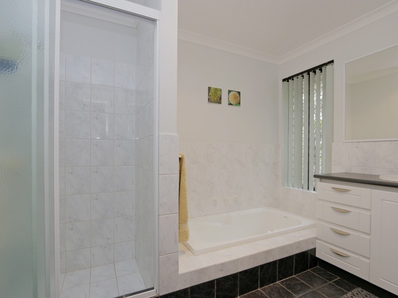 25 Sandringham Promenade, Canning Vale WA 6155