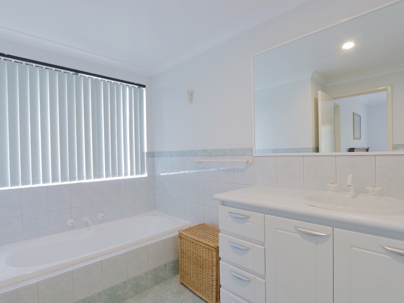 25 Sandringham Promenade, Canning Vale WA 6155