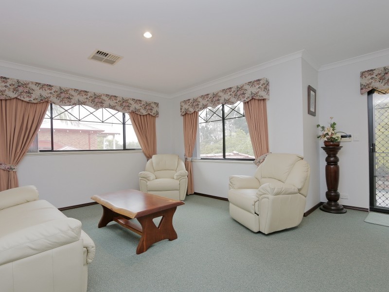 25 Sandringham Promenade, Canning Vale WA 6155