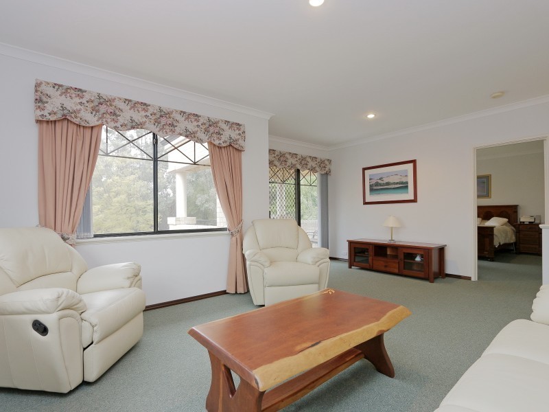 25 Sandringham Promenade, Canning Vale WA 6155