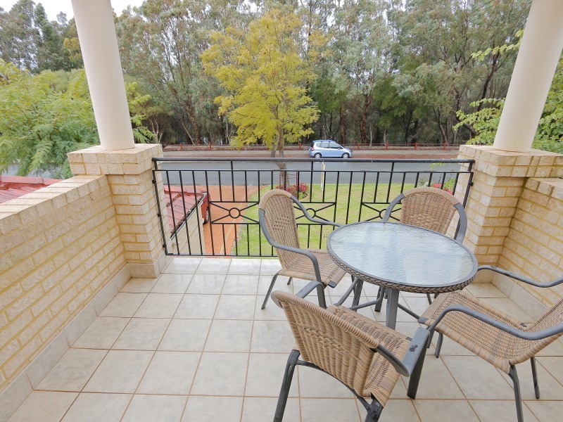 25 Sandringham Promenade, Canning Vale WA 6155