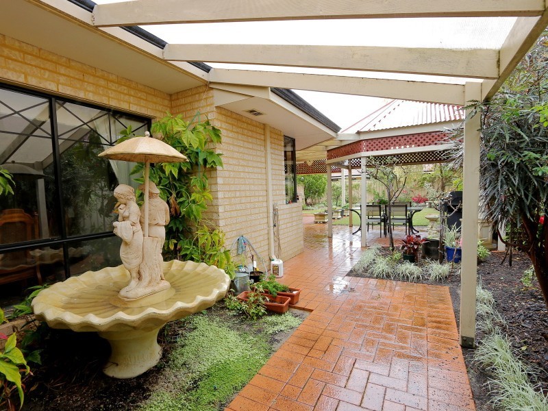 25 Sandringham Promenade, Canning Vale WA 6155