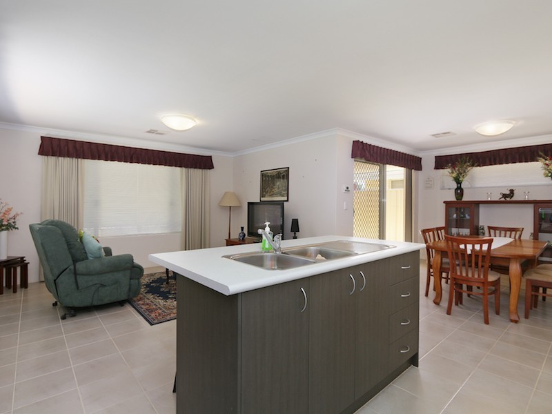 1C Wilcannia Way, Armadale WA 6112