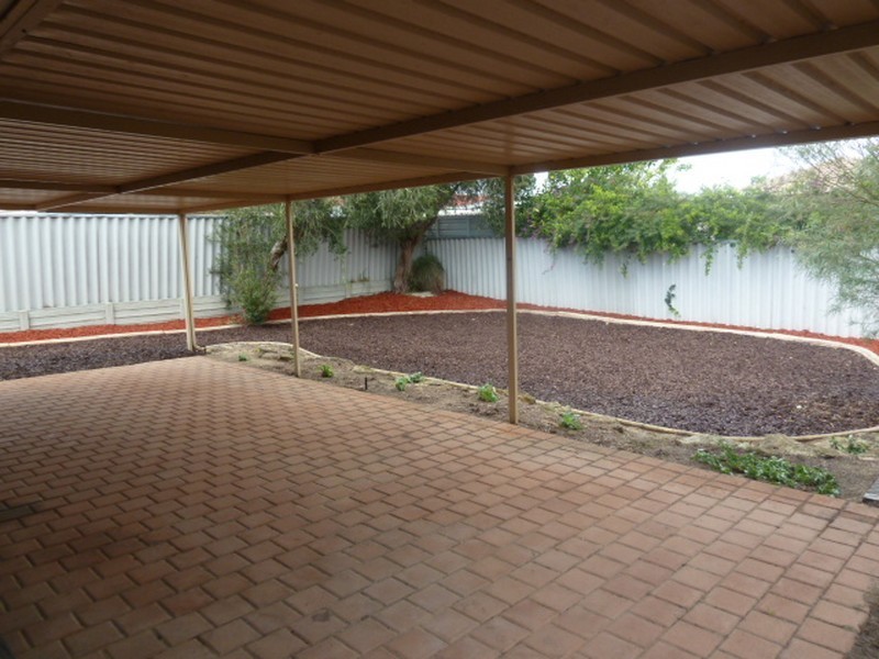 9 Mulline Court, Maddington WA 6109