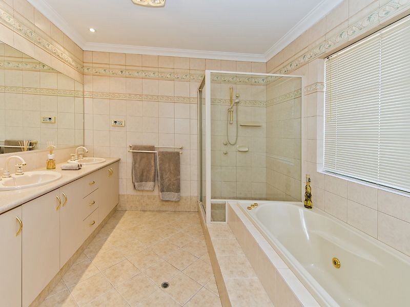 3 Bennett Drive, Canning Vale WA 6155