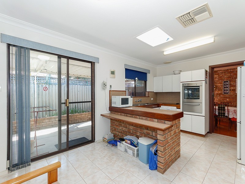 9 Shelburn Road, Thornlie WA 6108