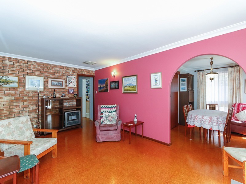 9 Shelburn Road, Thornlie WA 6108