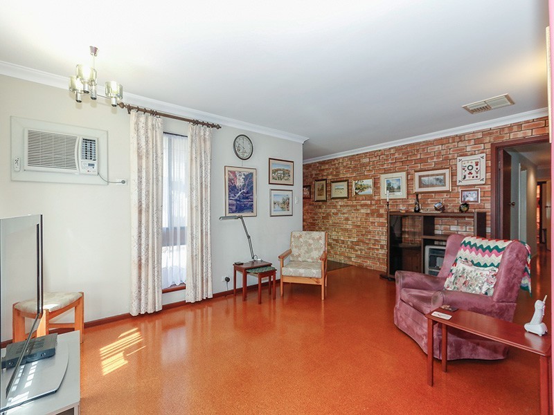 9 Shelburn Road, Thornlie WA 6108