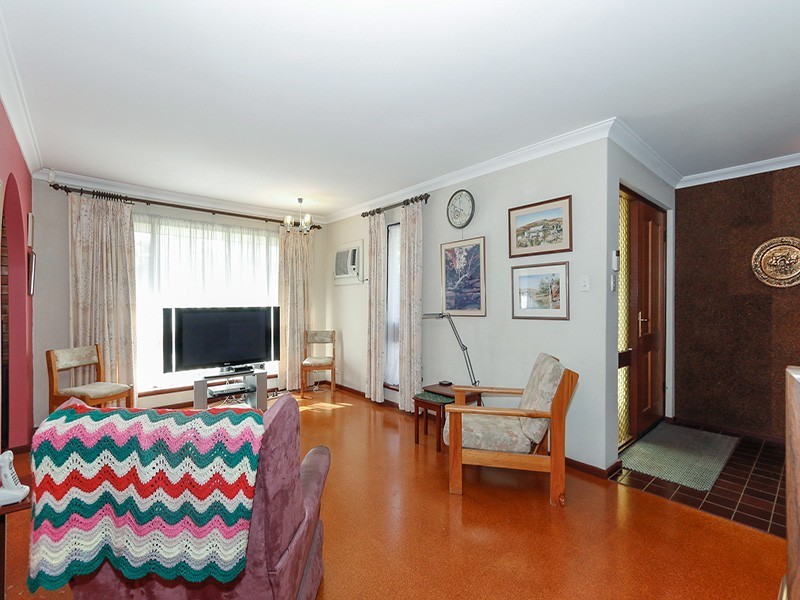 9 Shelburn Road, Thornlie WA 6108