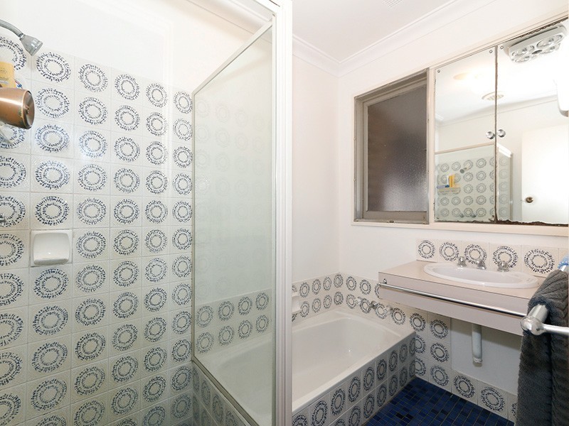 9 Shelburn Road, Thornlie WA 6108