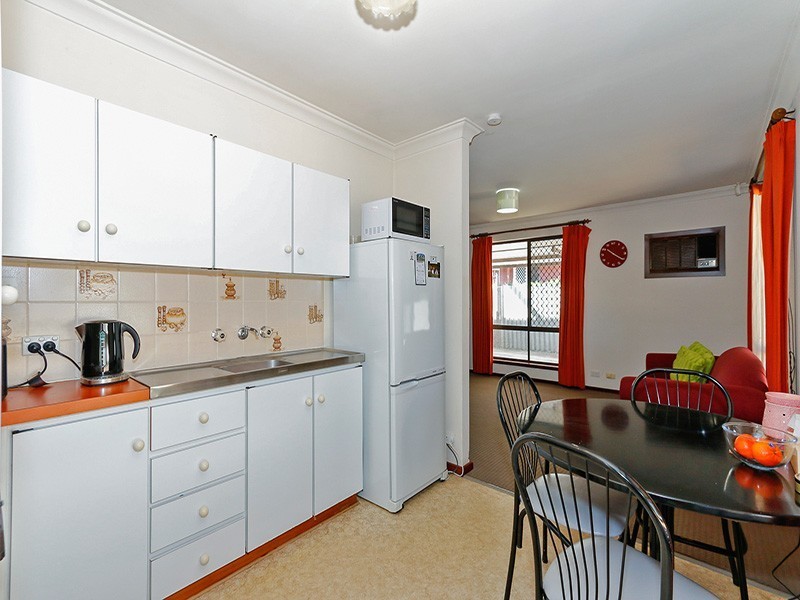 9 Shelburn Road, Thornlie WA 6108