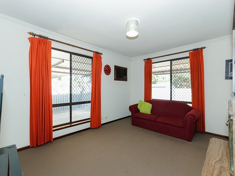 9 Shelburn Road, Thornlie WA 6108