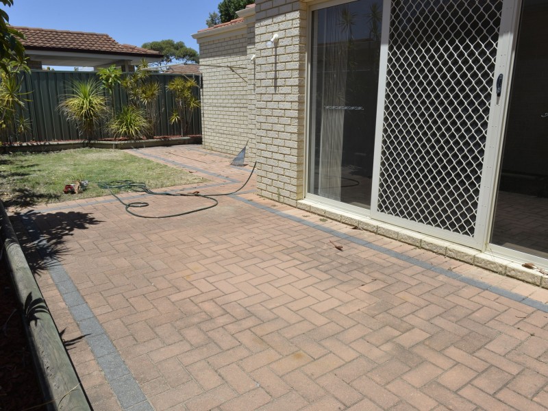 2/11 Exmouth Place, Thornlie WA 6108