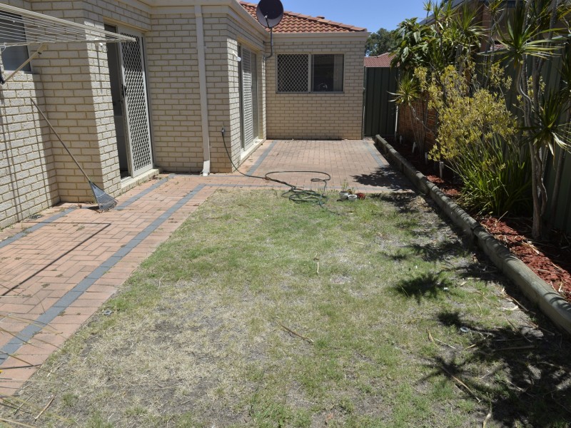 2/11 Exmouth Place, Thornlie WA 6108