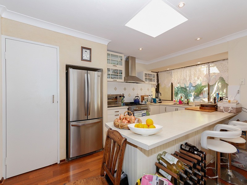 11 Mcleish Place, Thornlie WA 6108