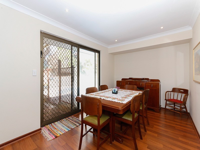 11 Mcleish Place, Thornlie WA 6108