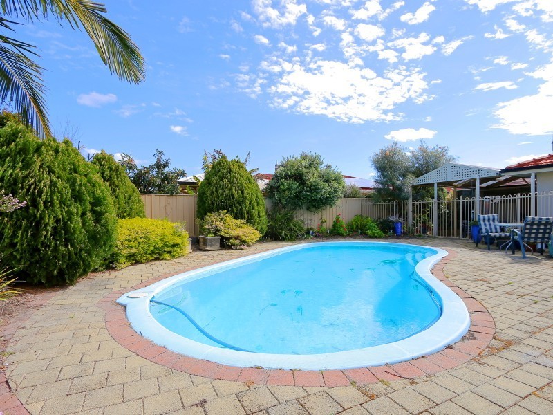 6 Brookside Square, Canning Vale WA 6155