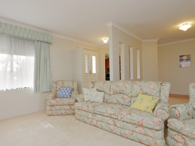 6 Brookside Square, Canning Vale WA 6155