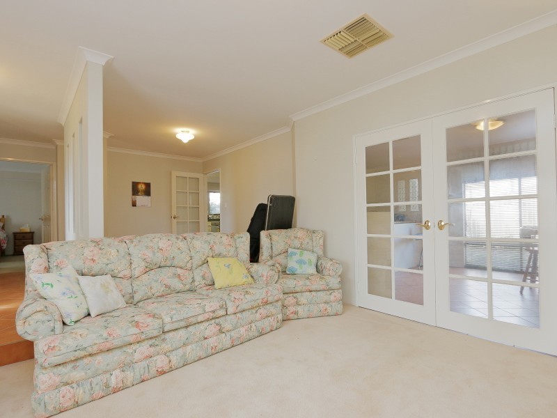 6 Brookside Square, Canning Vale WA 6155