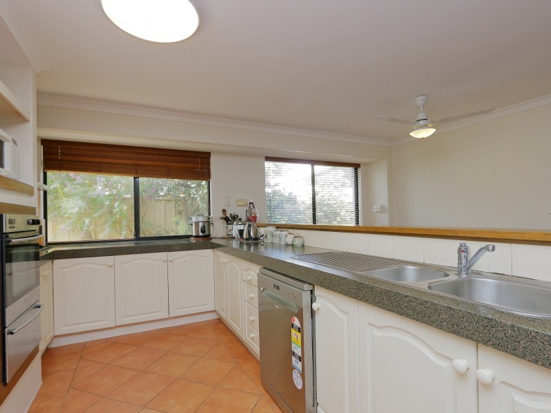 6 Brookside Square, Canning Vale WA 6155