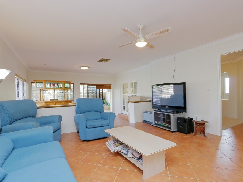 6 Brookside Square, Canning Vale WA 6155