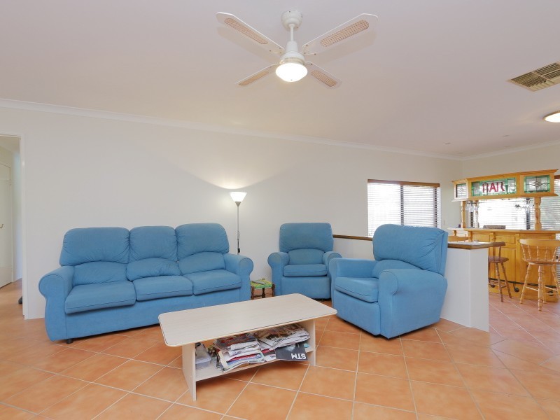 6 Brookside Square, Canning Vale WA 6155