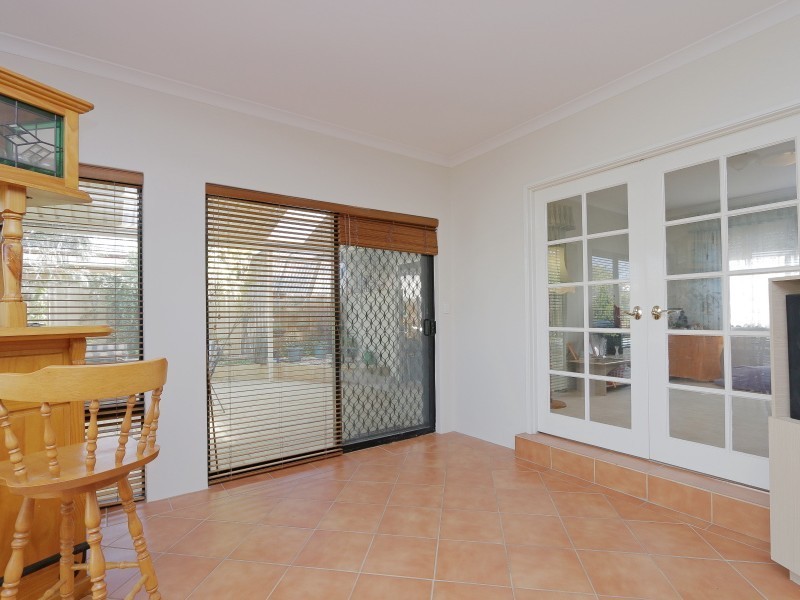 6 Brookside Square, Canning Vale WA 6155