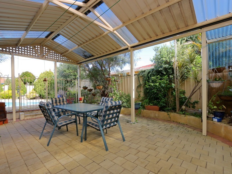 6 Brookside Square, Canning Vale WA 6155