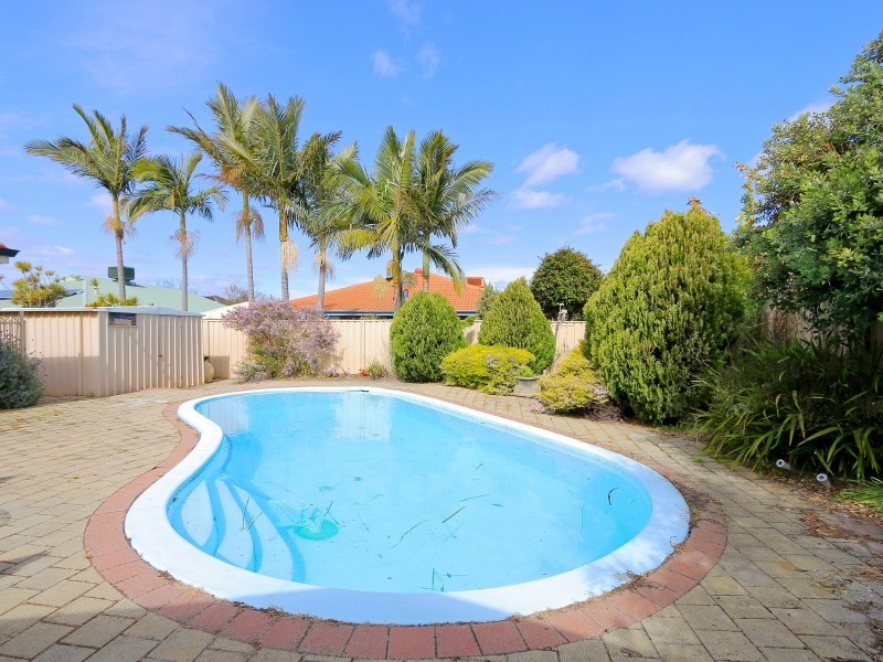 6 Brookside Square, Canning Vale WA 6155