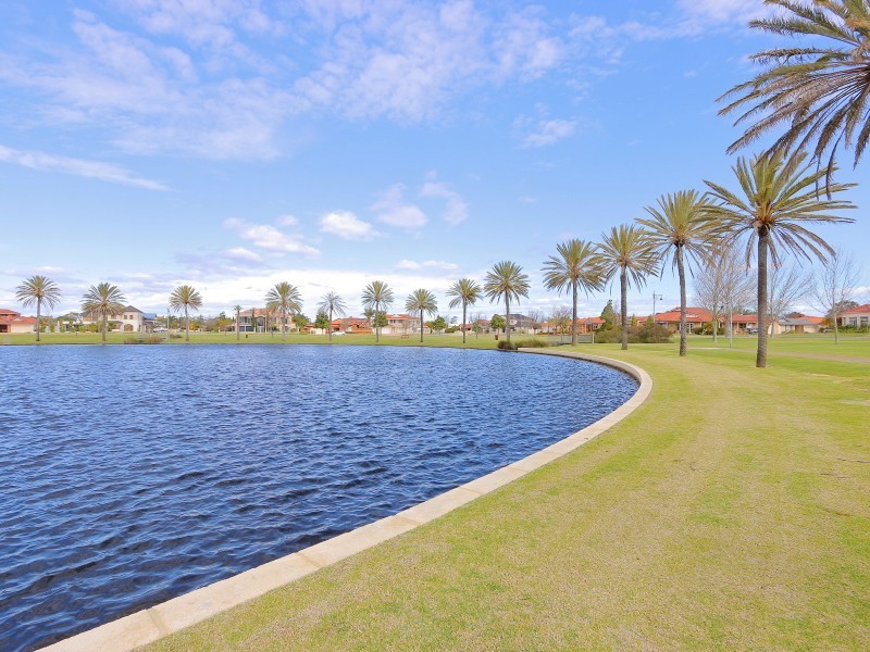 6 Brookside Square, Canning Vale WA 6155