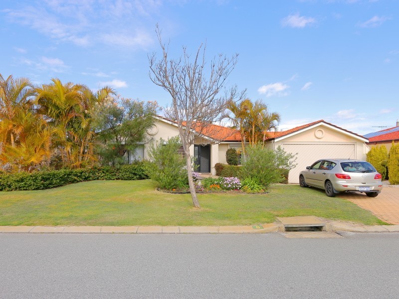 6 Brookside Square, Canning Vale WA 6155