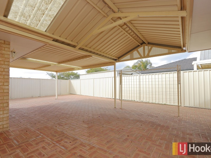 21 Tritonia Rise, Thornlie WA 6108